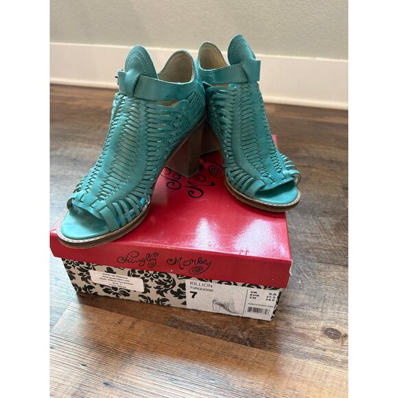 Naughty Monkey "Killion" Turquoise leather peep toe woven bootie SZ 7 - Picture 2 of 9
